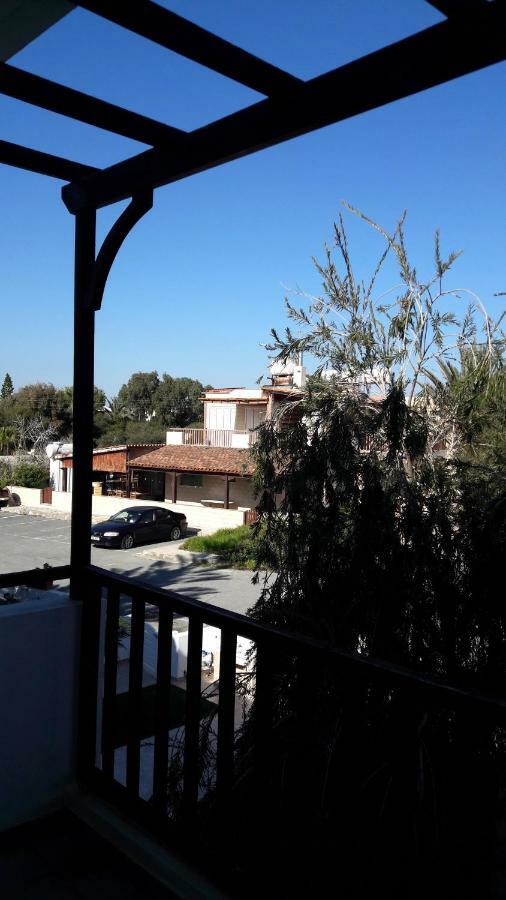 Rita Seaview Apartment Perivolia